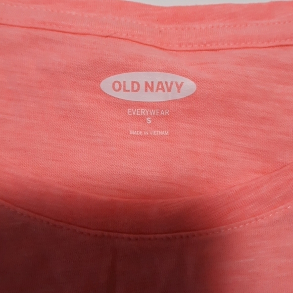Old Navy  small peachy pink pineapple - Picture 3 of 3